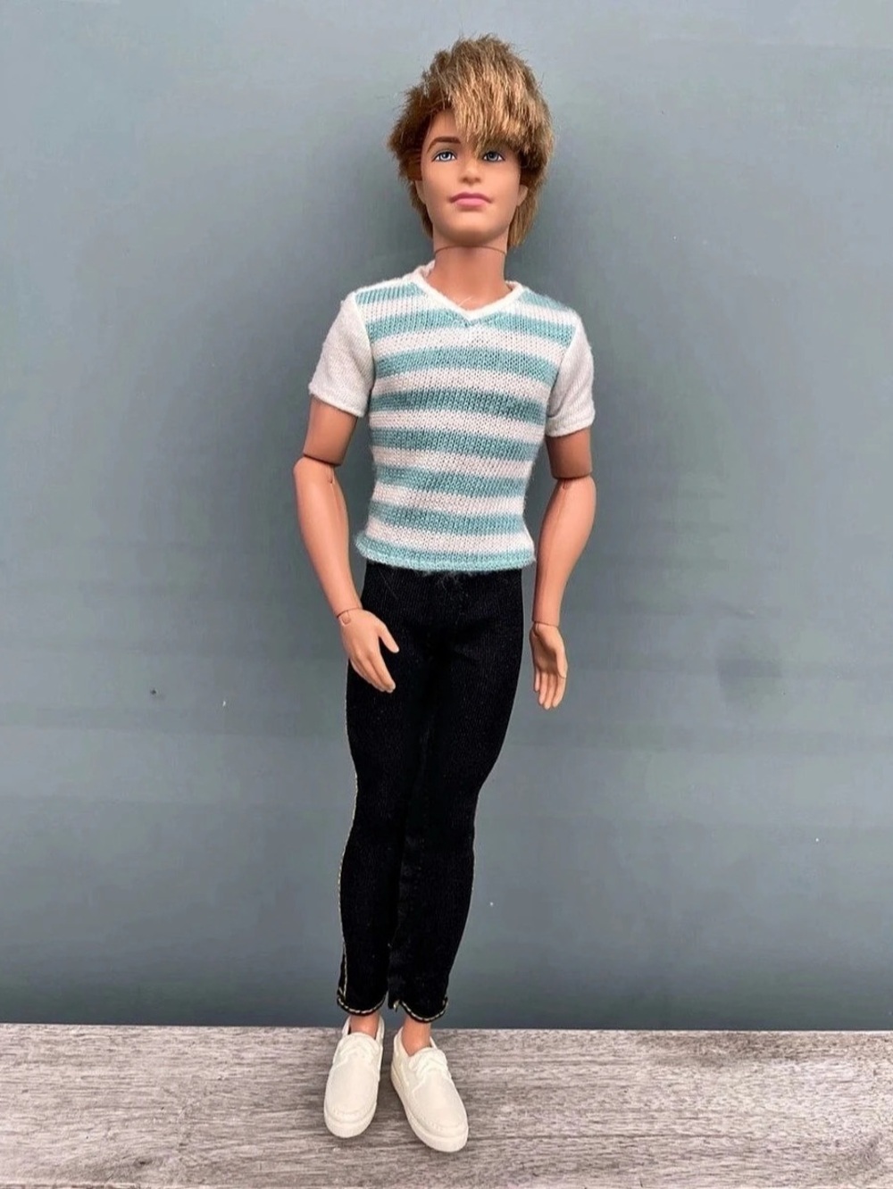 2009 Barbie Fashionistas Hottie Ken Doll Blonde